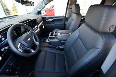 2026 Chevrolet 1500 Crew Cab, $54850. Photo 10
