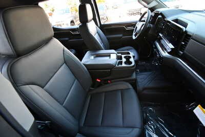 2026 Chevrolet 1500 Crew Cab, $54850. Photo 11