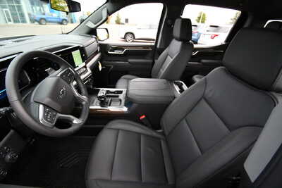 2026 Chevrolet 1500 Crew Cab, $61795. Photo 11