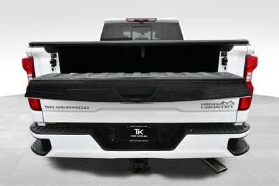 2022 Chevrolet 3500 Crew Cab, $50113. Photo 7