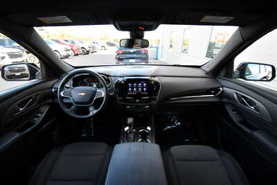 2023 Chevrolet Traverse, $30235. Photo 3