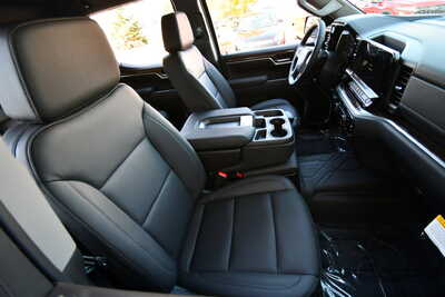 2026 Chevrolet 1500 Crew Cab, $58350. Photo 11