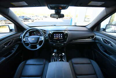 2023 Chevrolet Traverse, $33910. Photo 3