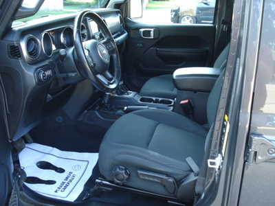 2021 Jeep Gladiator, $30975. Photo 7