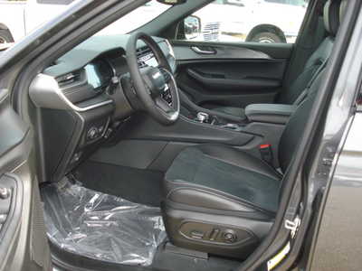 2025 Jeep Grand Cherokee, $43619. Photo 7