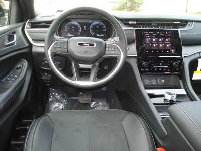2025 Jeep Grand Cherokee, $43619. Photo 10