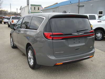 2025 Chrysler Pacifica, $47808. Photo 3