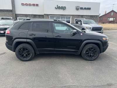 2019 Jeep Cherokee, $22575. Photo 2