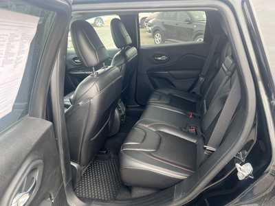 2019 Jeep Cherokee, $22575. Photo 6