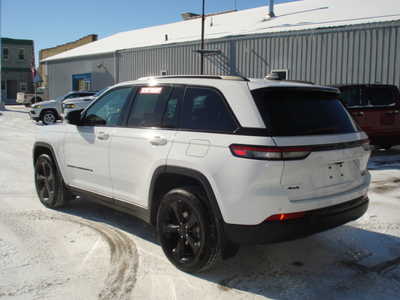 2022 Jeep Grand Cherokee, $31975. Photo 3