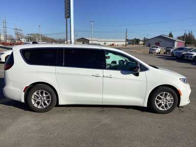 2024 Chrysler Pacifica, $32575. Photo 4