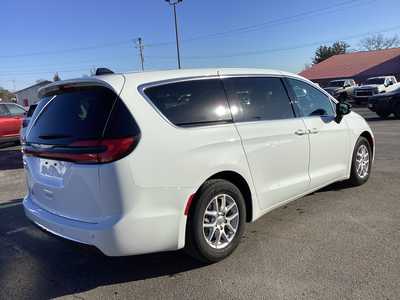 2024 Chrysler Pacifica, $32575. Photo 5
