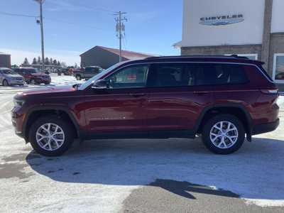 2022 Jeep Grand Cherokee L, $28575. Photo 2