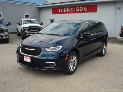 2025 Chrysler Pacifica, $44287. Photo 1