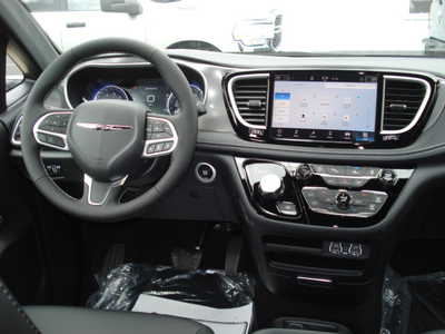 2025 Chrysler Pacifica, $44287. Photo 10