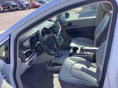 2017 Chrysler Pacifica, $15975. Photo 7
