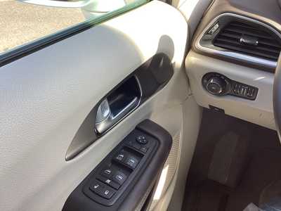 2017 Chrysler Pacifica, $15975. Photo 10