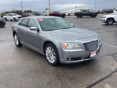 2013 Chrysler 300, $11975. Photo 6