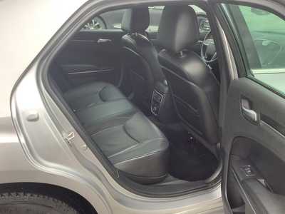 2013 Chrysler 300, $11975. Photo 8