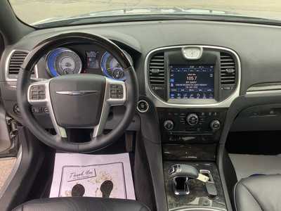 2013 Chrysler 300, $11975. Photo 12
