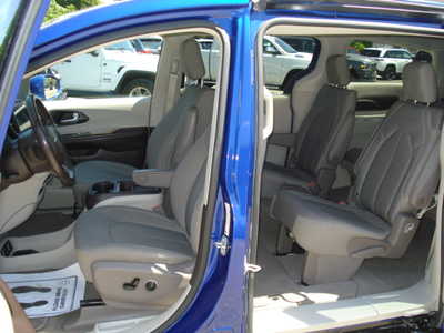 2021 Chrysler Pacifica, $20975. Photo 8