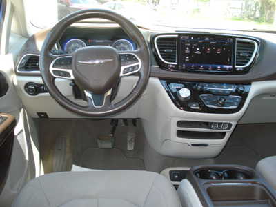 2021 Chrysler Pacifica, $20975. Photo 10