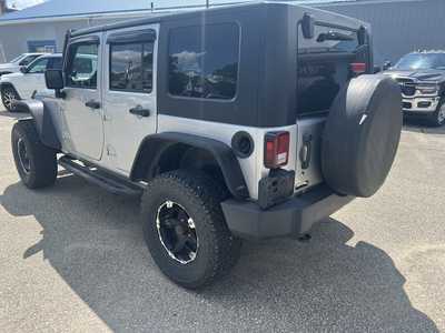 2010 Jeep Wrangler Unlimited, $12975. Photo 4