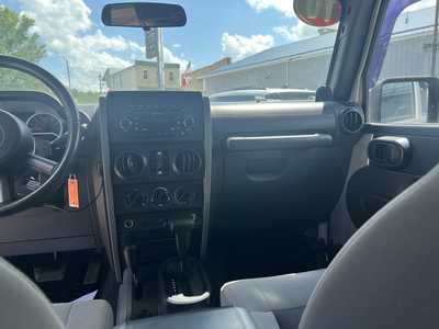 2010 Jeep Wrangler Unlimited, $12975. Photo 7
