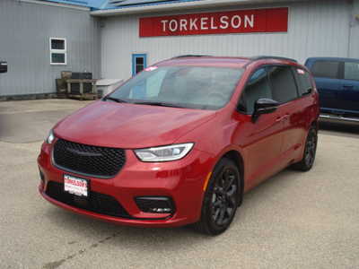 2024 Chrysler Pacifica, $44575. Photo 1
