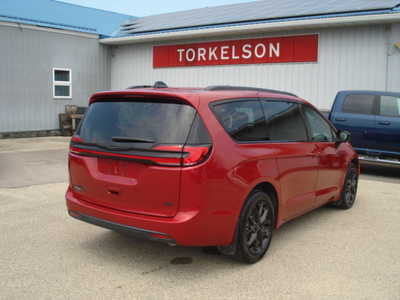 2024 Chrysler Pacifica, $44575. Photo 4