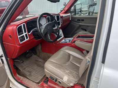 2003 Chevrolet 1500 Crew Cab, $2575. Photo 7