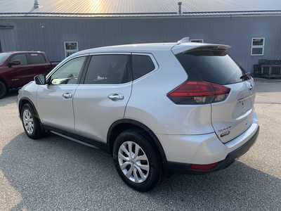 2017 Nissan Rogue, $11975. Photo 2