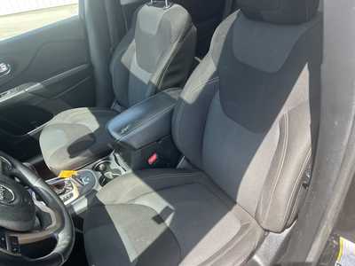 2015 Jeep Cherokee, $9975. Photo 6