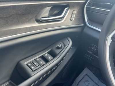 2025 Jeep Grand Cherokee, $44831. Photo 11
