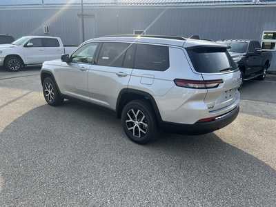 2025 Jeep Grand Cherokee, $43894. Photo 4