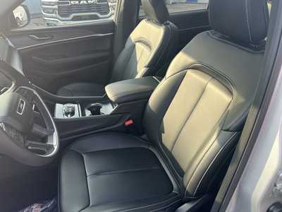 2025 Jeep Grand Cherokee, $43894. Photo 5