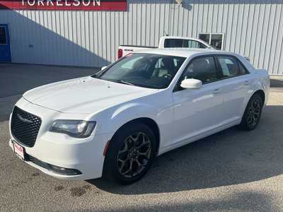 2015 Chrysler 300, $13975. Photo 1