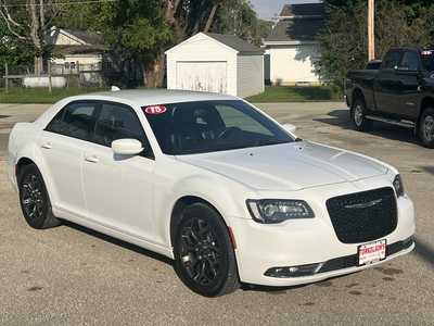 2015 Chrysler 300, $13975. Photo 2