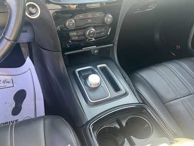2015 Chrysler 300, $13975. Photo 7