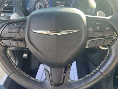2015 Chrysler 300, $13975. Photo 10