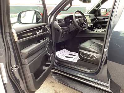 2024 Jeep Wagoneer, $54975. Photo 10