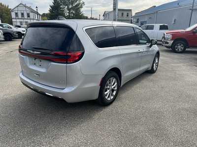 2026 Chrysler Pacifica, $48345. Photo 3