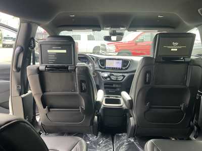 2026 Chrysler Pacifica, $48345. Photo 7
