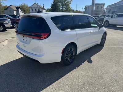 2026 Chrysler Pacifica, $42649. Photo 3