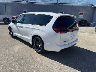 2026 Chrysler Pacifica, $42649. Photo 4