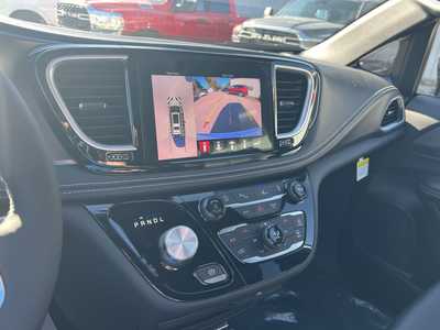 2026 Chrysler Pacifica, $42649. Photo 8