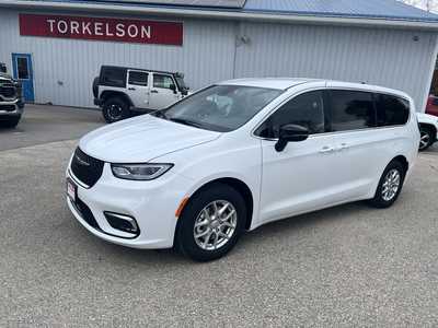 2026 Chrysler Pacifica, $42290. Photo 1