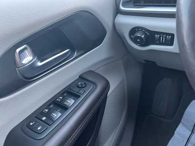 2019 Chrysler Pacifica, $15575. Photo 11