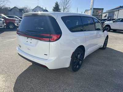 2026 Chrysler Pacifica, $46443. Photo 3
