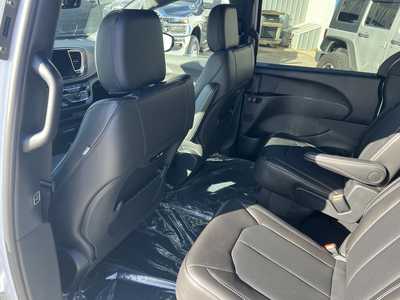 2026 Chrysler Pacifica, $46443. Photo 5